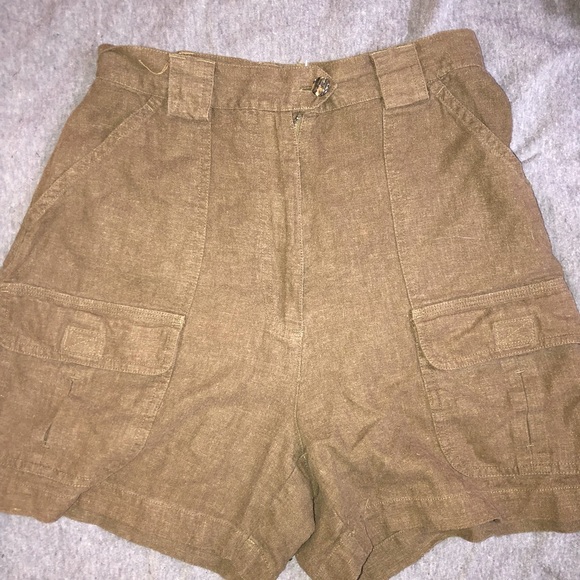 Cute army green/olive/brown linen cargo shorts. - Picture 1 of 7